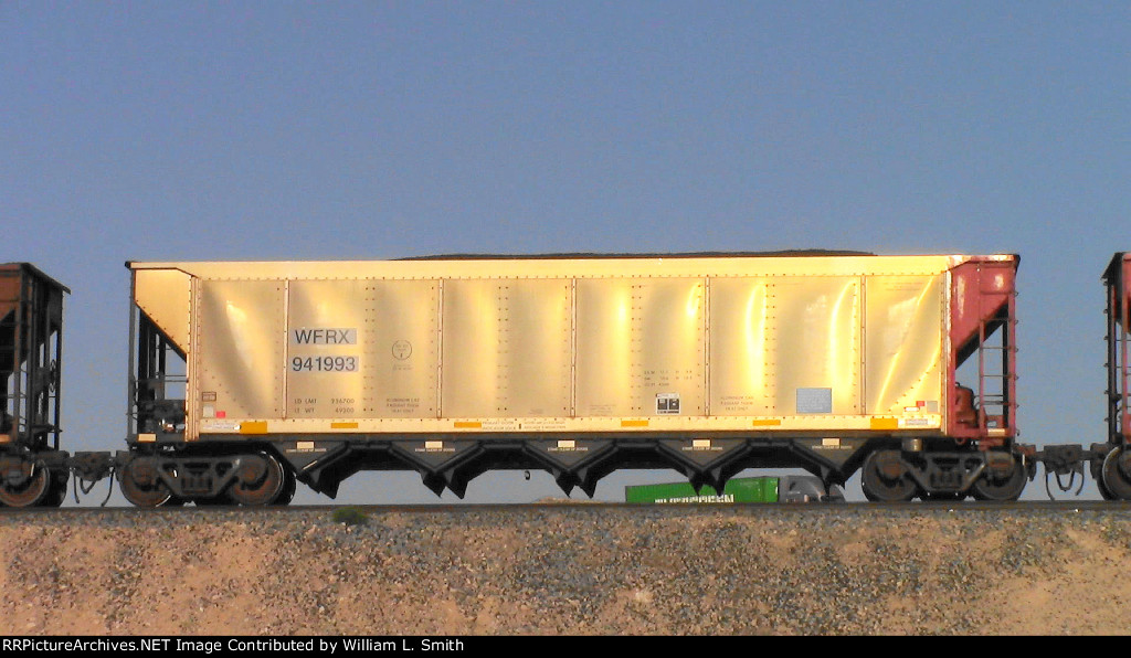 WB Unit Loaded Hooper Frt at Erie NV W-Pshr -35